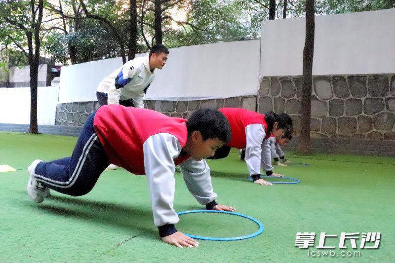 雨花区长塘里小学打造“四师”团队助力学生(图1)