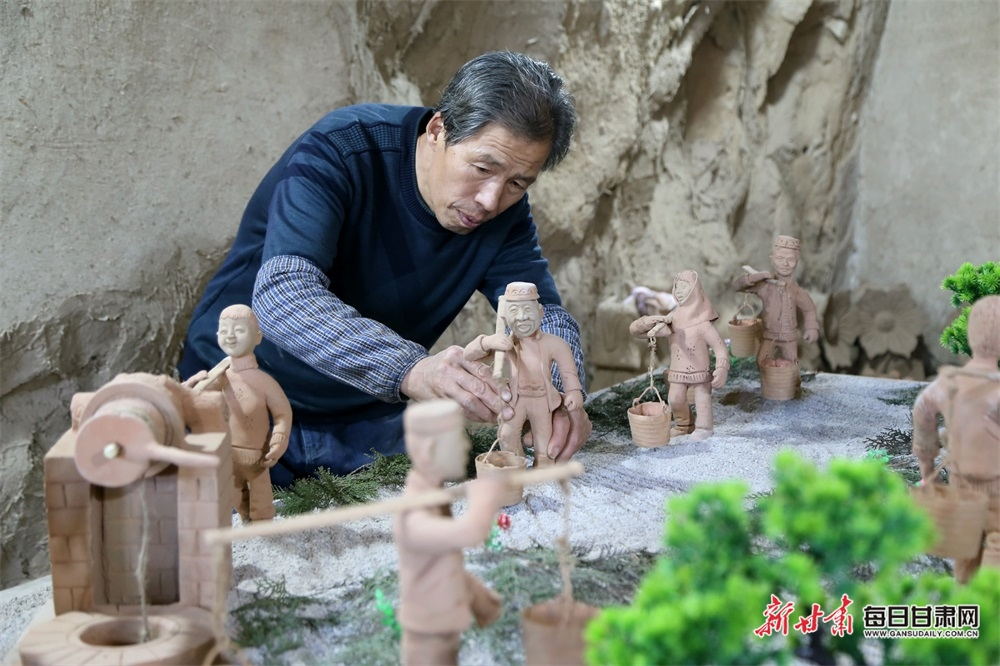 一抔黄土捏出乡村岁月 崆峒区民间艺人刘泉用泥塑留住乡愁
