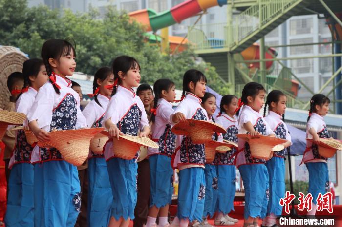 柳江区壮语文学校附属小学举办“美食丰收节”(图5)