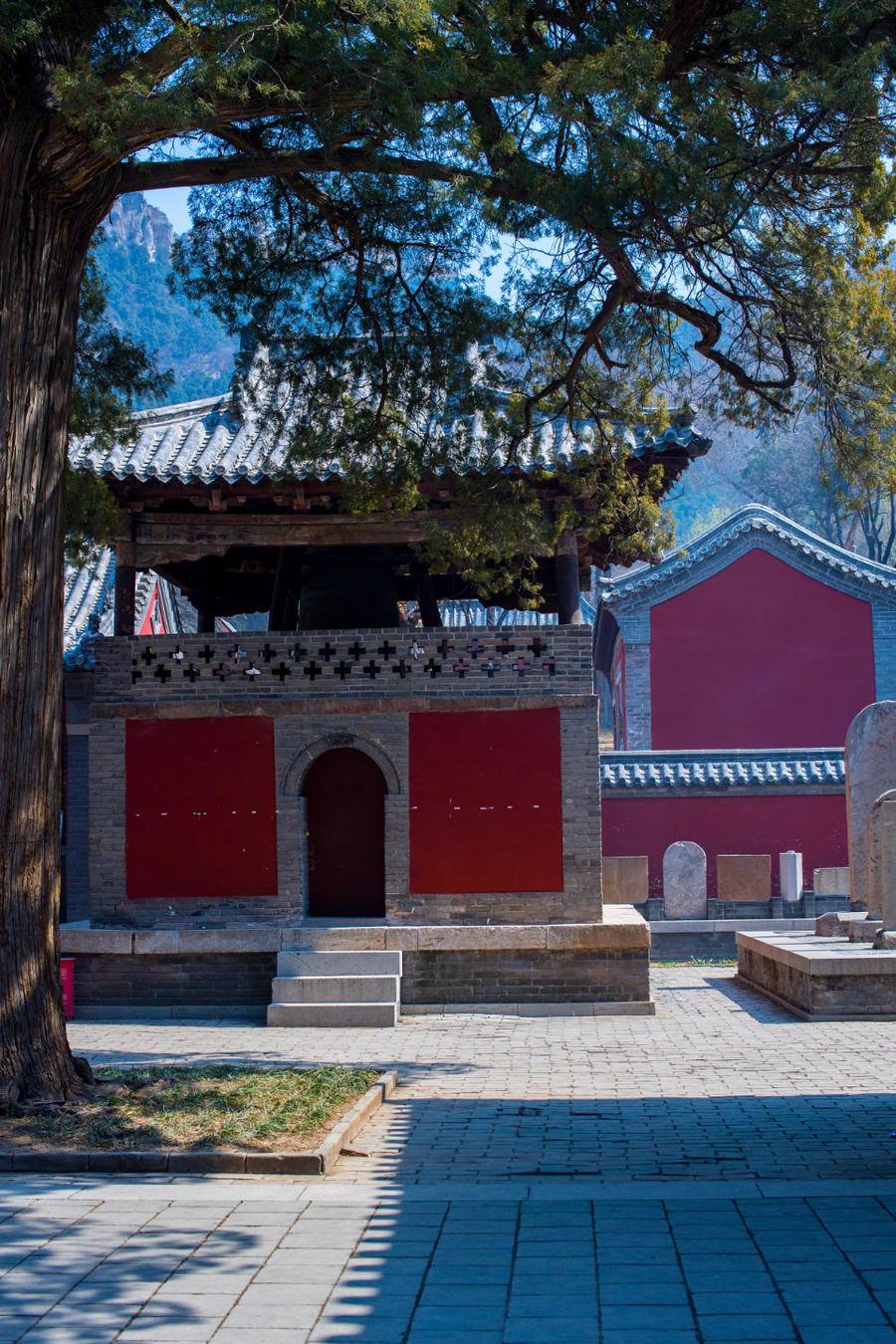 济南一千年古刹，《少林寺》取景地，为什么有人说它是泰安的？
