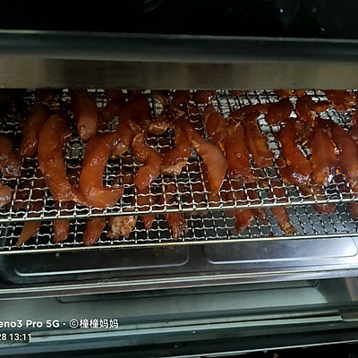 烤鸡肉干一口下肚，唇齿留香