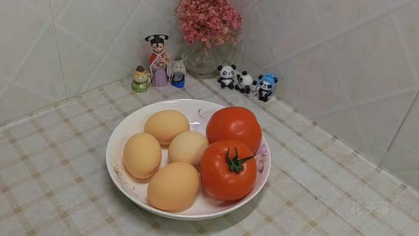 番茄炒鸡蛋配料表(鲜美炒蛋，番茄魔法配方揭秘)