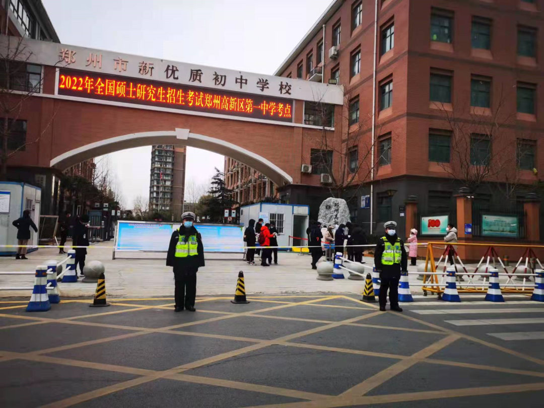 我为群众办实事丨暖心交警紧急救助百岁老人