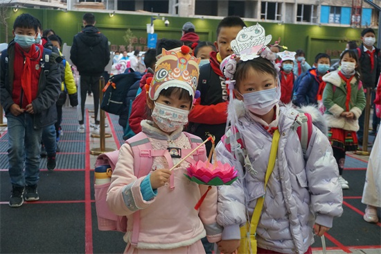 春城小学红菱校区 创意活动迎接最特别的新年