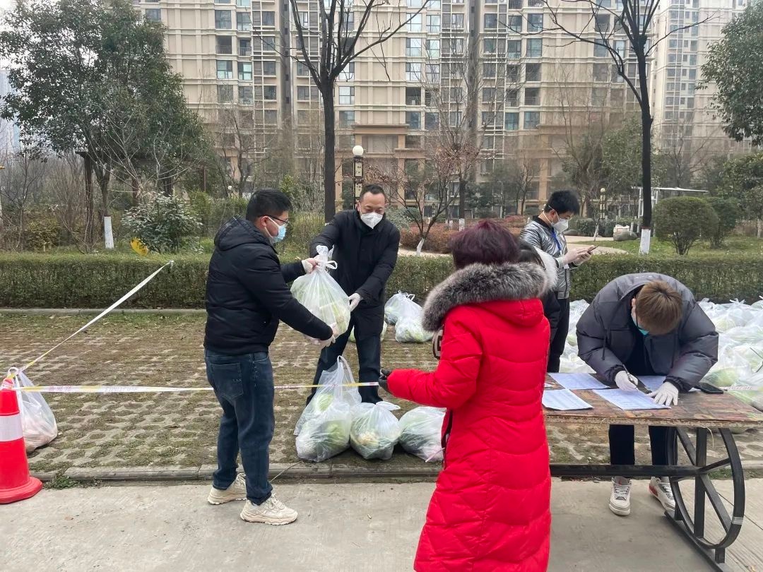 为你朗诵一首诗 致敬抗疫路上的你！（配乐诗朗诵）