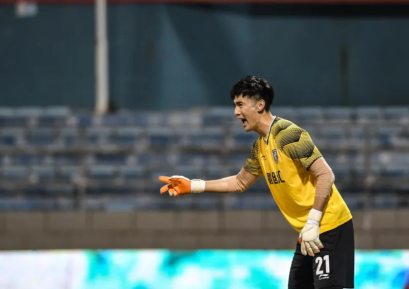 前国门耿晓峰:曾想过放弃足球,但只要有口气就会站起来