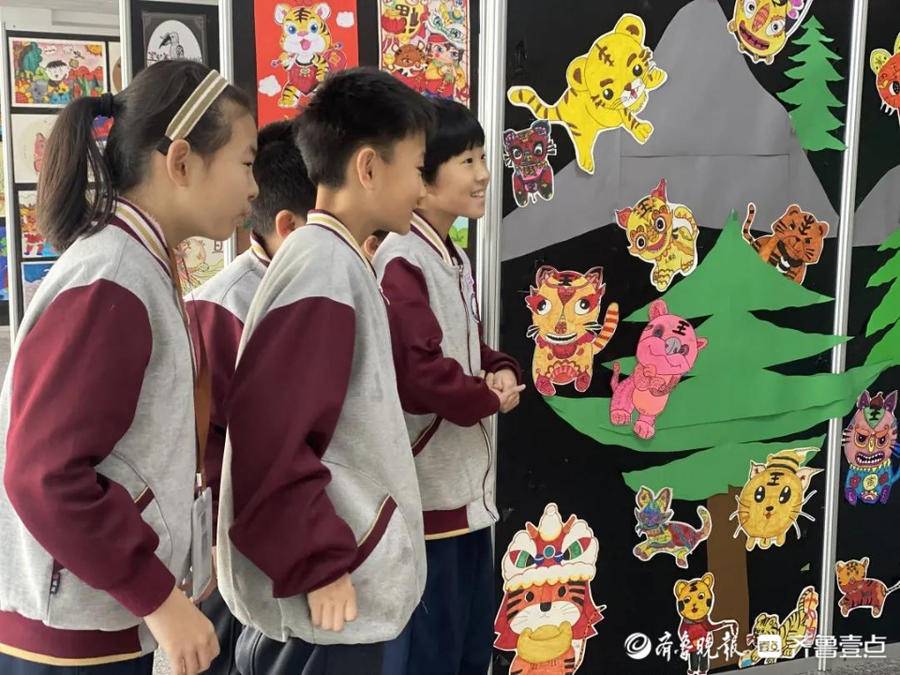 东营市春晖小学庆元旦书画作品展(图1)