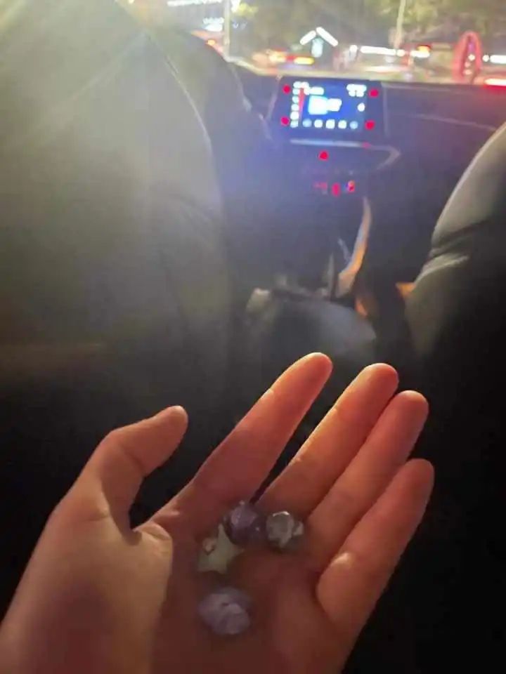 寒风中站岗两个月，浙江24岁姑娘收到的这份特殊礼物亮了：最好的“嘉奖令”