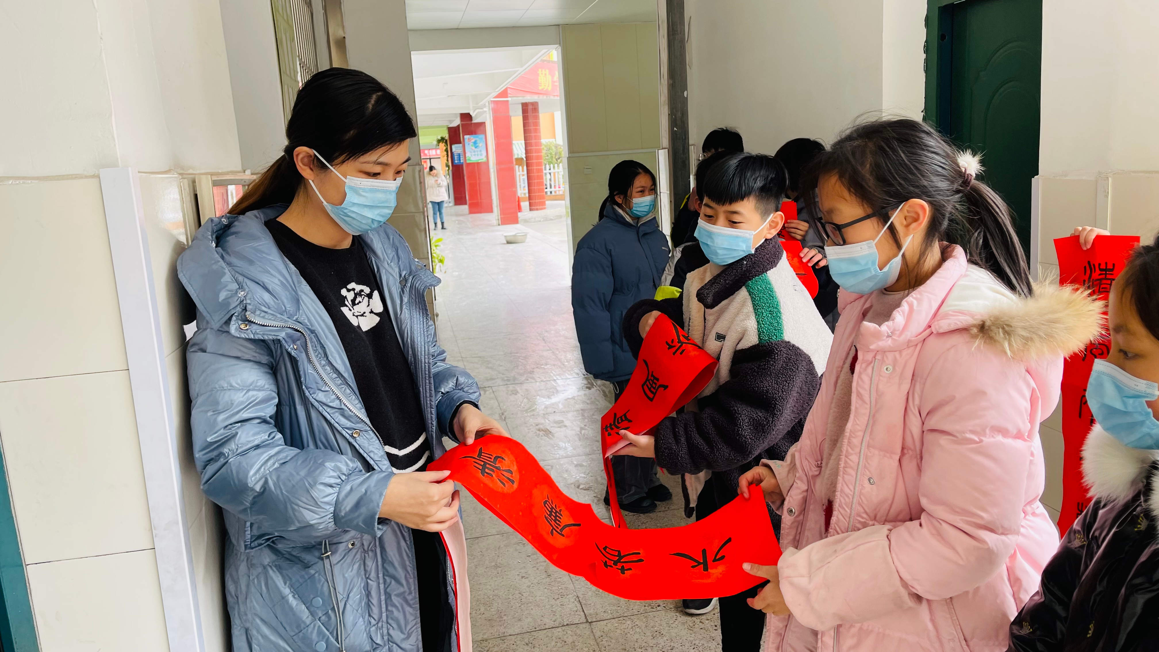 风清气正润校园 昆溪小学楹联佳句诵廉洁