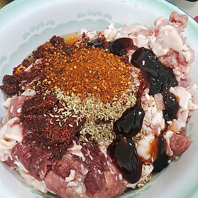 麻辣香腸,麻辣香腸的做法與配料