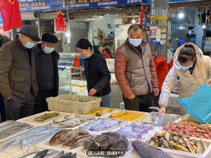 海鲜灵市面第二弹：帝王蟹涨价，但象拔蚌居然跌到两位数，想尝鲜的更待何时？