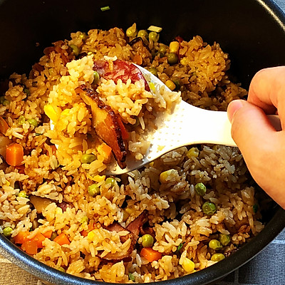 只需电饭煲就能做出超级美味的网红懒人焖饭