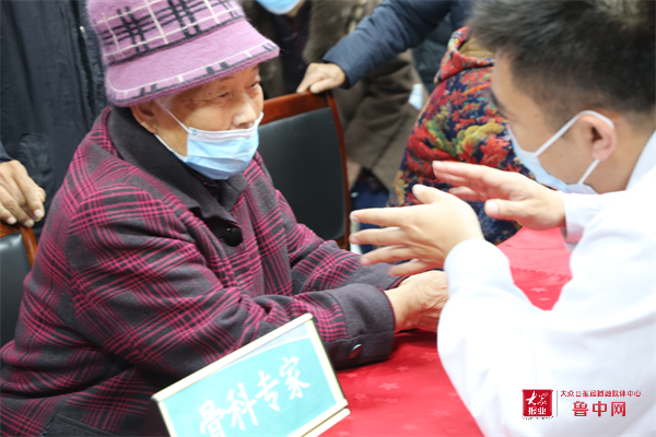 宝山管理中心江西道村：注入中医药文化力量 筑牢村居健康防线