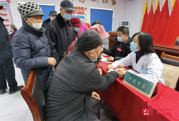 宝山管理中心江西道村：注入中医药文化力量 筑牢村居健康防线