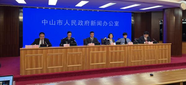 中山最新通报!确诊病例轨迹公布,感染源头不明,社区传播风险高!部分小区连夜测核酸