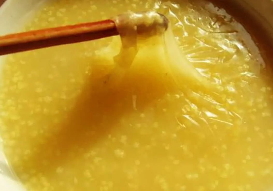 粥油之功用,在于调和脾胃,在于补充人体生发之气,能润养五脏,补肾生精