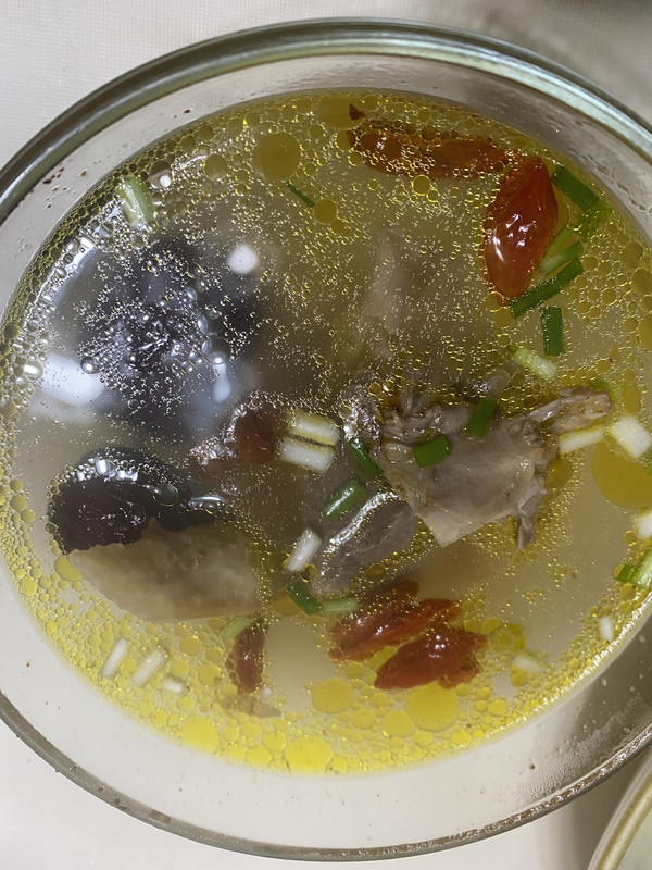 乳鸽汤的做法,乳鸽汤的做法与功效