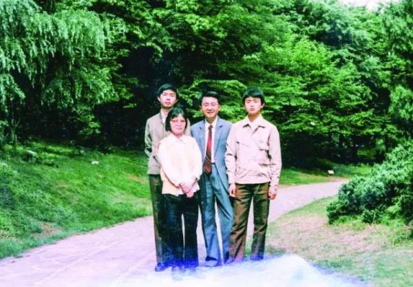 “我们的天才儿子”全网刷屏,父亲带来一个好消息