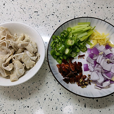 干煸肥腸,干煸肥腸的做法 川菜