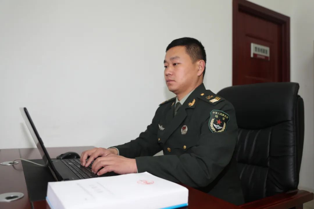 关注｜热烈祝贺！“感动基地十大先锋人物”揭晓