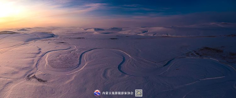 静谧风韵芳菲醉 雪色草原唤岁来