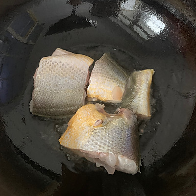 炖黄花鱼的做法,炖黄花鱼的做法大全