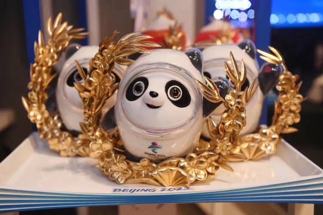 冬奥会冰墩墩吉祥物主创设计师曹雪教授：平面不平