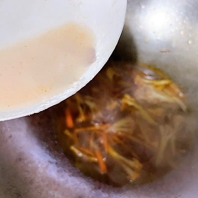 糖醋松鼠鱼是什么地方的菜(配着这盘糖醋松鼠鱼，米饭可以吃三大碗)