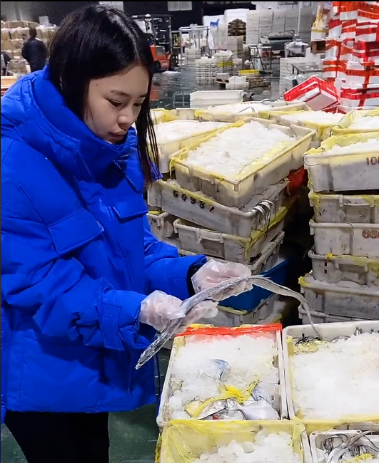 滨海小镇一年带货65亿，靠海吃海吃出新方法