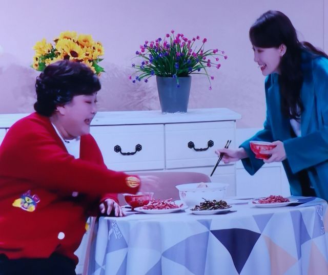 春晚上出圈的这只碗，咱山东淄博造的