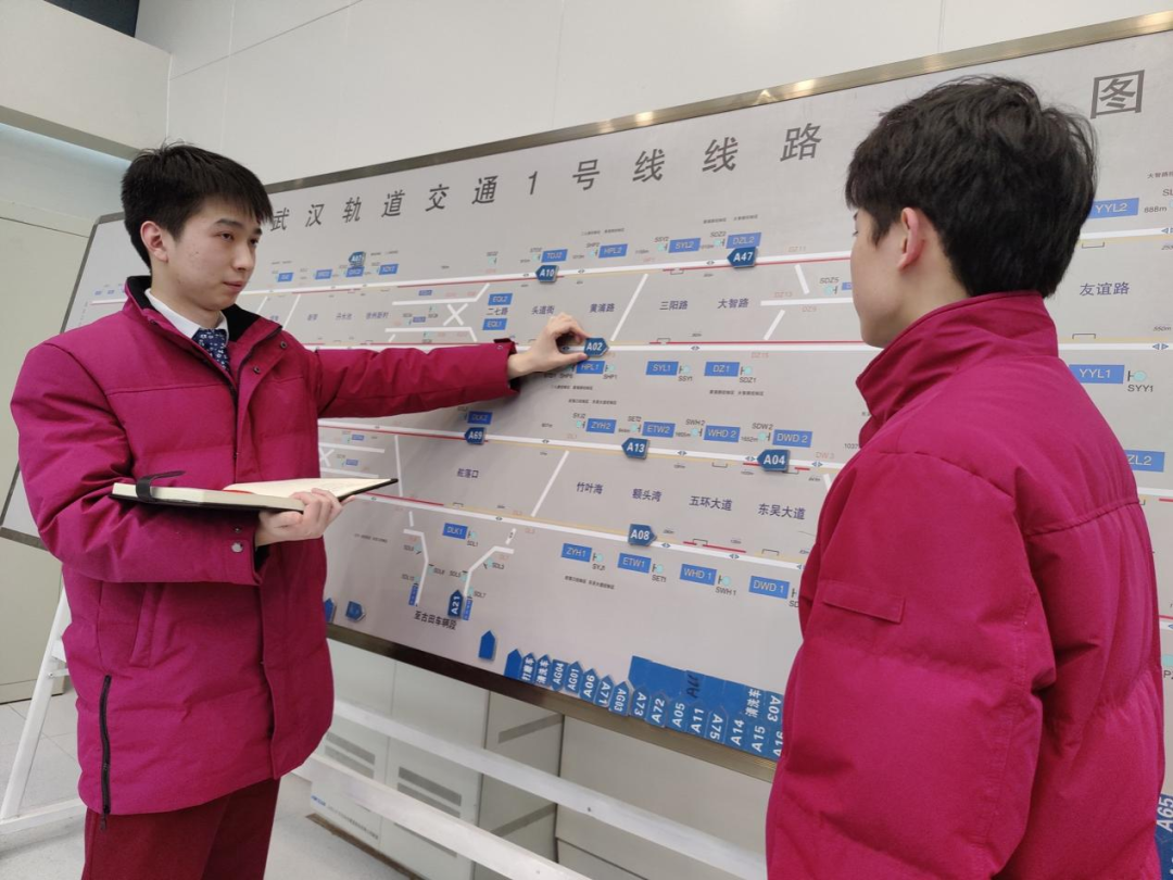 武汉地铁春节“不打烊”