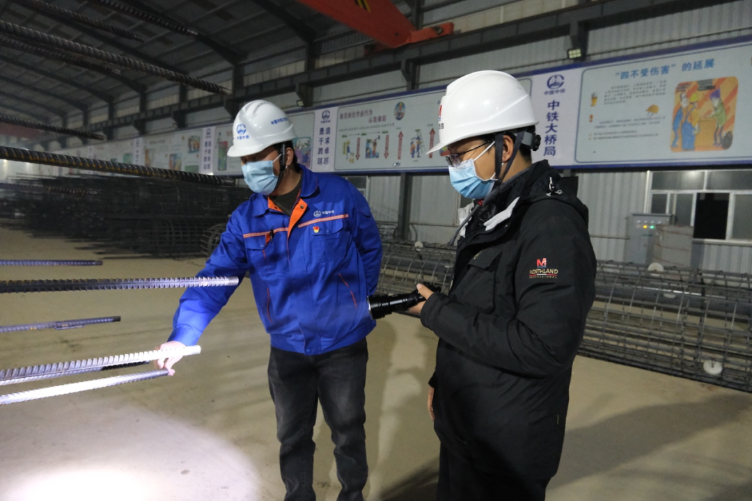 武汉地铁春节“不打烊”