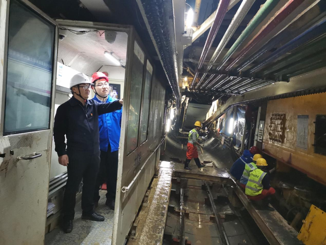 武汉地铁春节“不打烊”