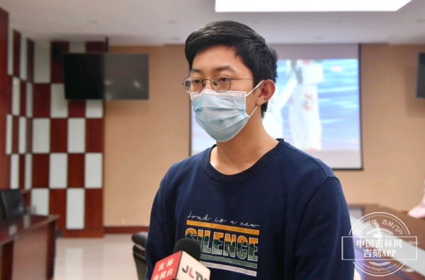 为祖国点赞！吉林大学研究生工作部组织中心校区部分留校研究生集中收看北京冬奥会开幕式