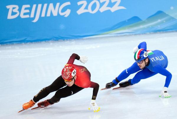 中国短道速滑教练(北京冬奥会·短道速滑｜中国短道速滑队主教练金善台：胜利后仍怀紧迫感)