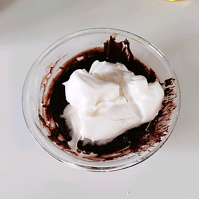 香缇奶油是什么东西（巧克力香缇奶油裸蛋糕教程分享）