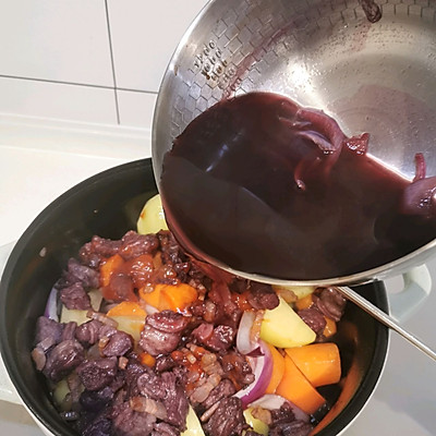紅葡萄酒的做法,紅葡萄酒的做法 自釀