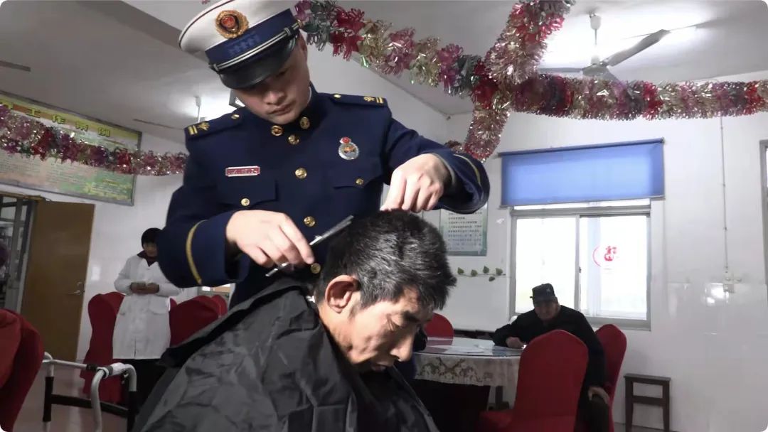 新春走基层丨心系群众的“红门雷锋”