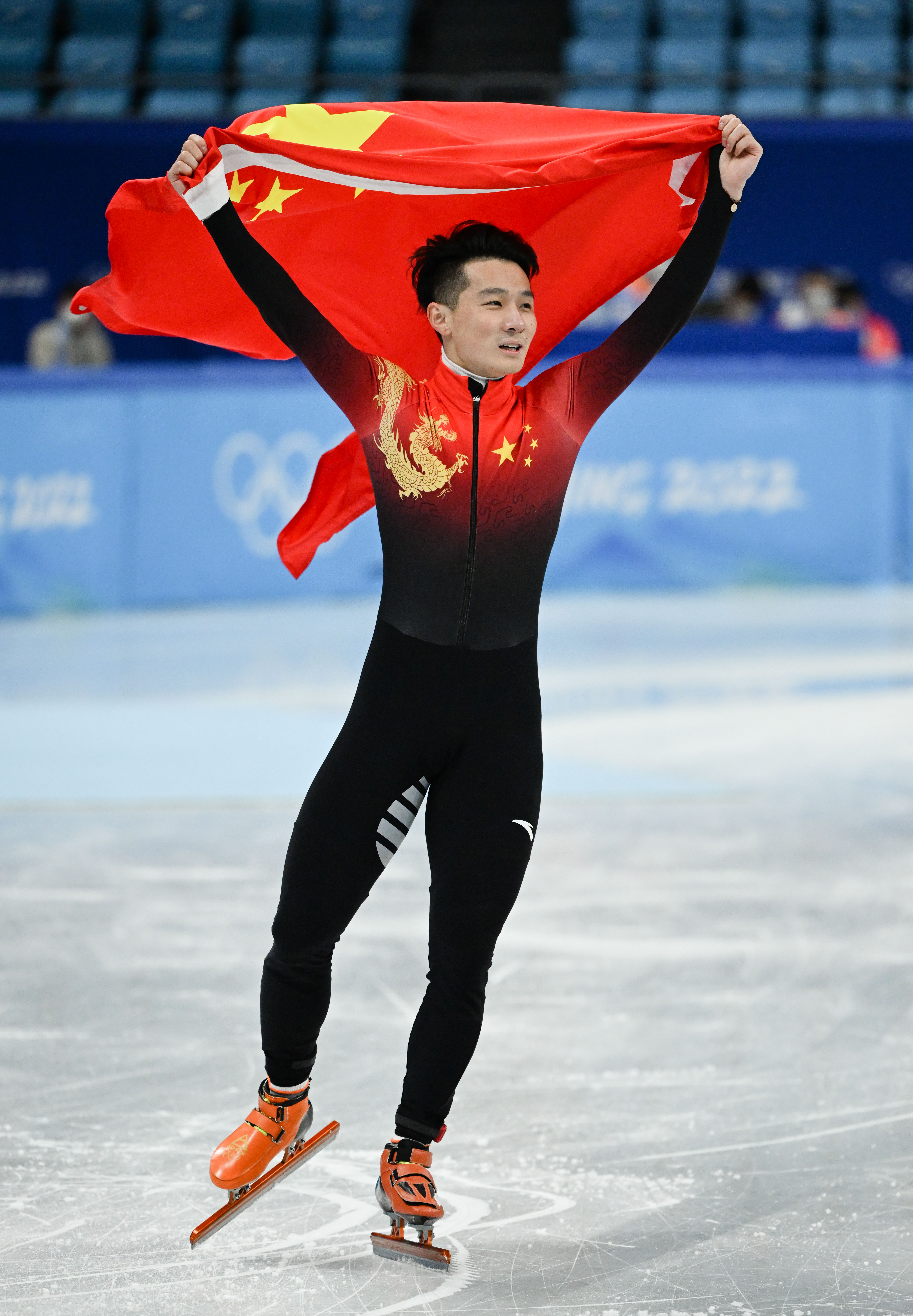 夺冠视频(短道速滑——男子1000米决赛:中国选手任子威夺冠)_i体育