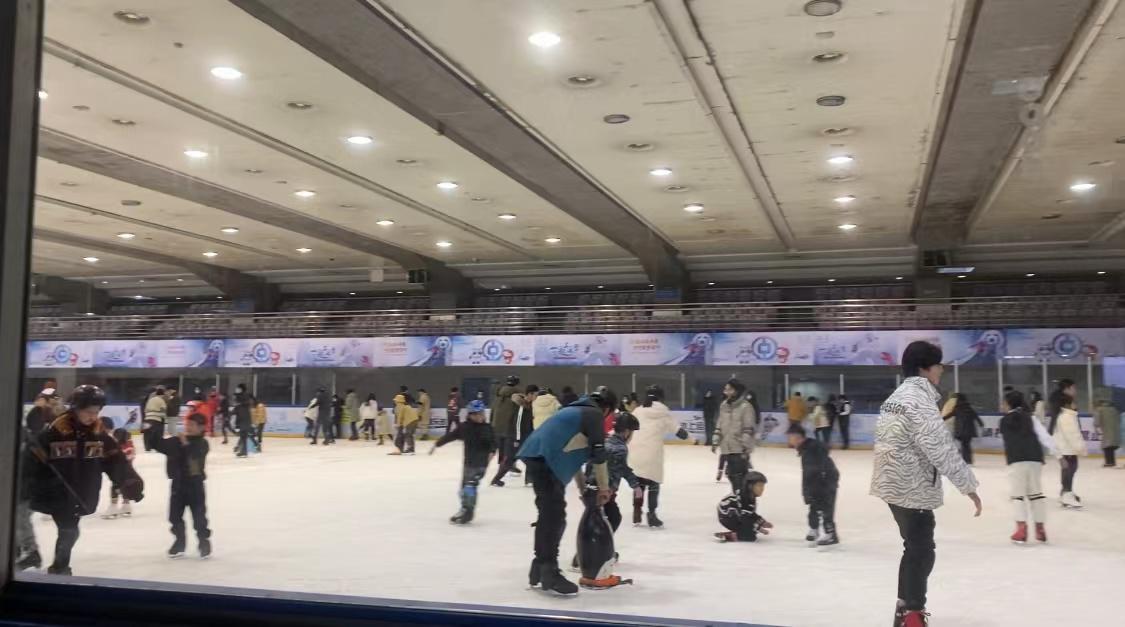 冰雪经济：奇迹般的舞蹈！全省45处冰雪运动场迎来了虎年的“开门红”。