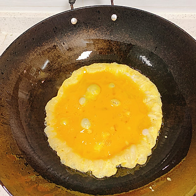 莴笋炒鸡蛋（简单几步教你做营养美味的莴笋炒鸡蛋）