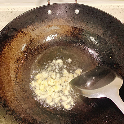 莴笋炒鸡蛋（简单几步教你做营养美味的莴笋炒鸡蛋）