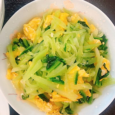 莴笋炒鸡蛋（简单几步教你做营养美味的莴笋炒鸡蛋）