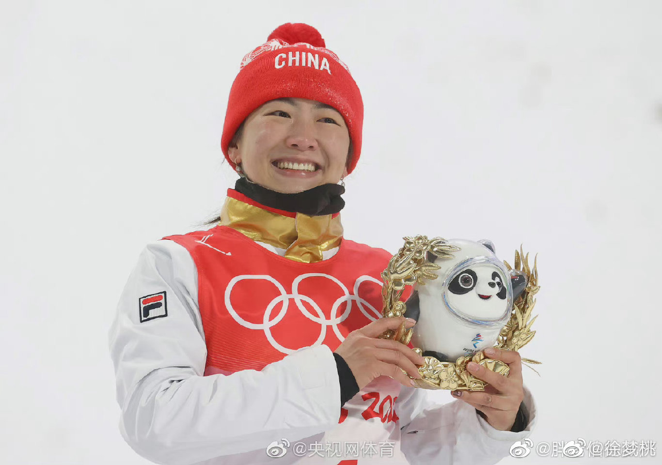 中国第一枚冬奥会金牌获得者是中国第一枚冬奥会金牌获得者是李坚柔