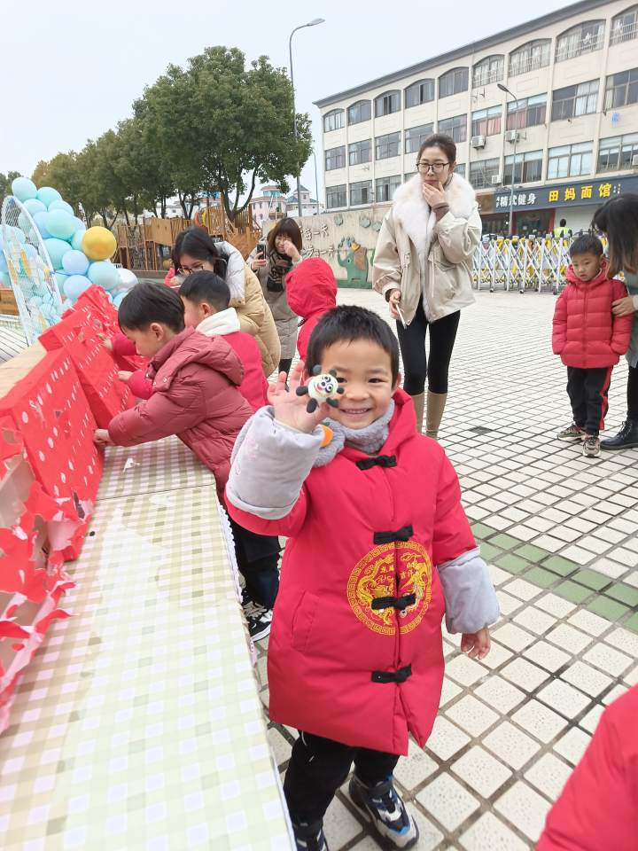 幼儿园奥运会项目有哪些项目(滑雪、滑板、冰球、冰壶、短道速滑……这所幼儿园办了一场迷你版冬奥会)