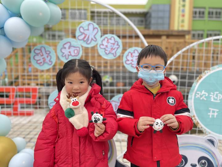 幼儿园奥运会项目有哪些项目(滑雪、滑板、冰球、冰壶、短道速滑……这所幼儿园办了一场迷你版冬奥会)