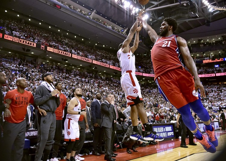 nba季后赛抢七绝杀有哪些(三年前的今天：小卡绝杀76人 奉献NBA季后赛史上首个抢七压哨绝杀)