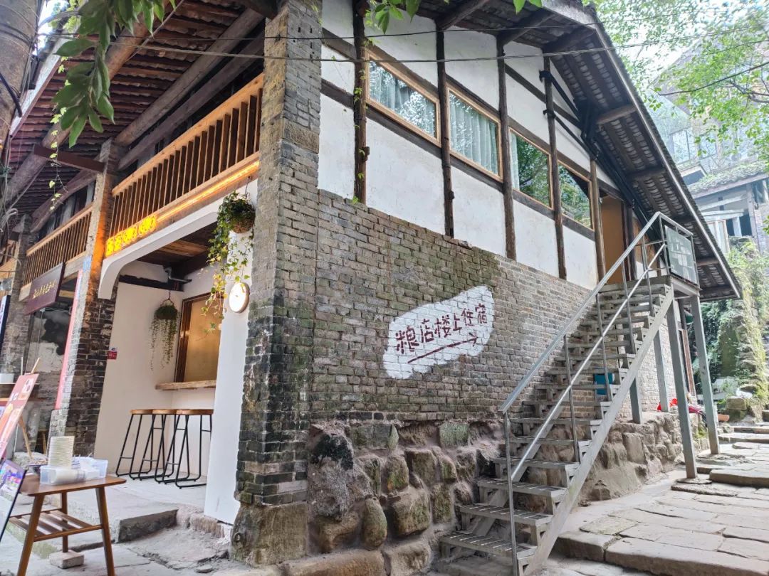 绵碚一家亲 || 「金刚碑」超全游玩攻略，泡温泉、吃美食、看演出、住民宿…安排！