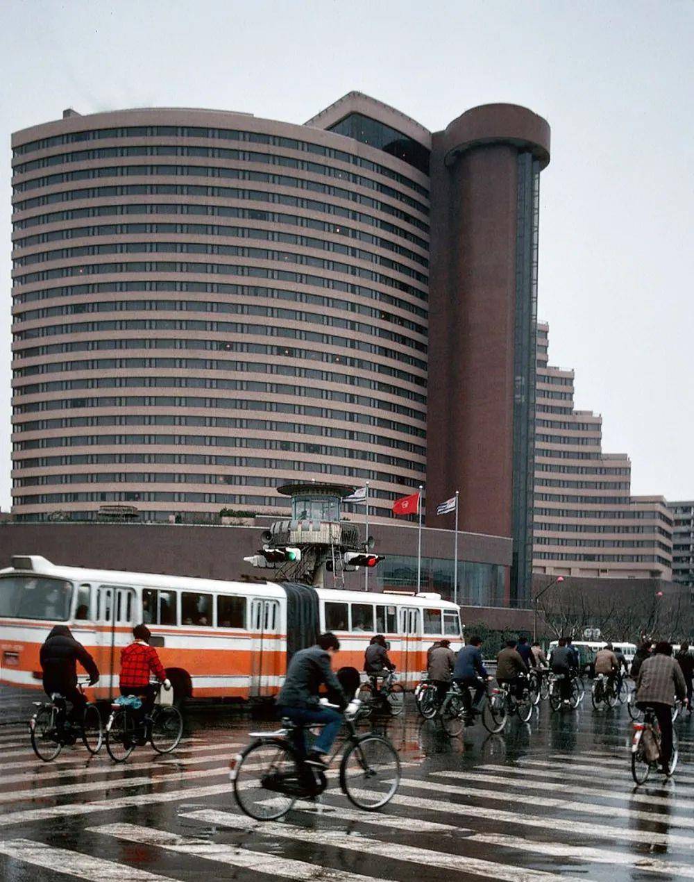 上海第一家五星级宾馆的36年