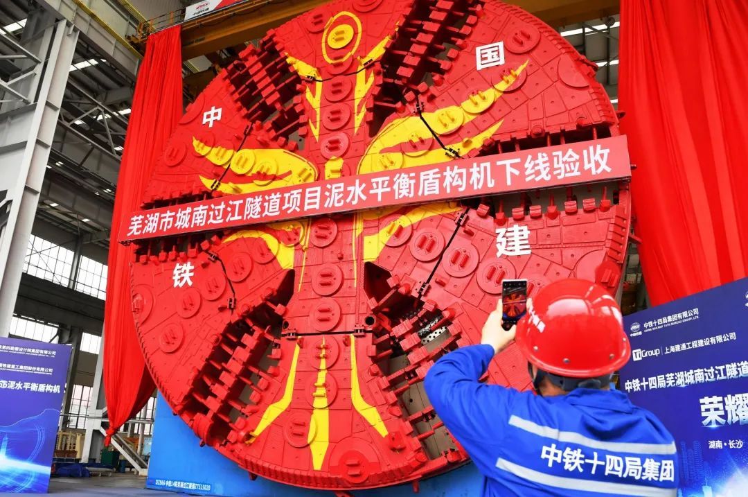 �ع�ҵ�µ�����ȸУ������ܹ�����ֵ����Ȧ��